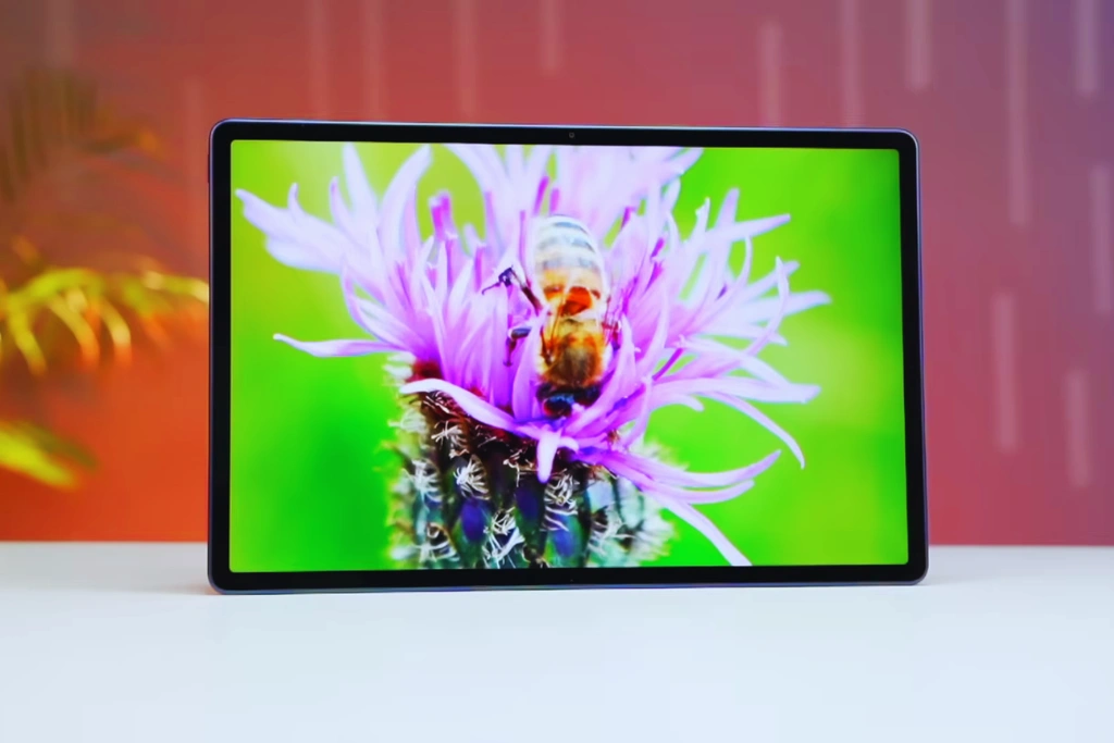 Moto Pad 70 Pro Display