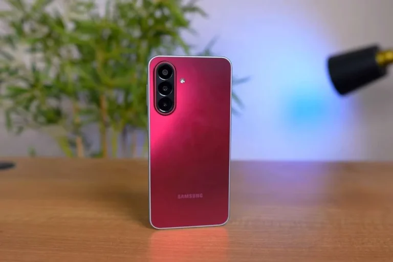 ₹23,000 में Samsung ने लॉन्च किया ऐसा फोन, बढ़ सकती है बाकी कंपनियों की टेंशन ₹23,000 में Samsung ने लॉन्च किया ऐसा फोन, बढ़ सकती है बाकी कंपनियों की टेंशन
